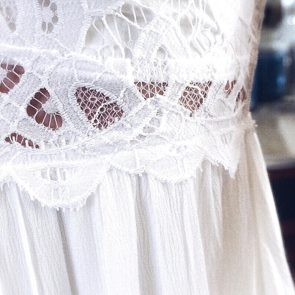 White Mini Ruffle Dress Boho Crochet Floral Lace - Picture 4 of 12